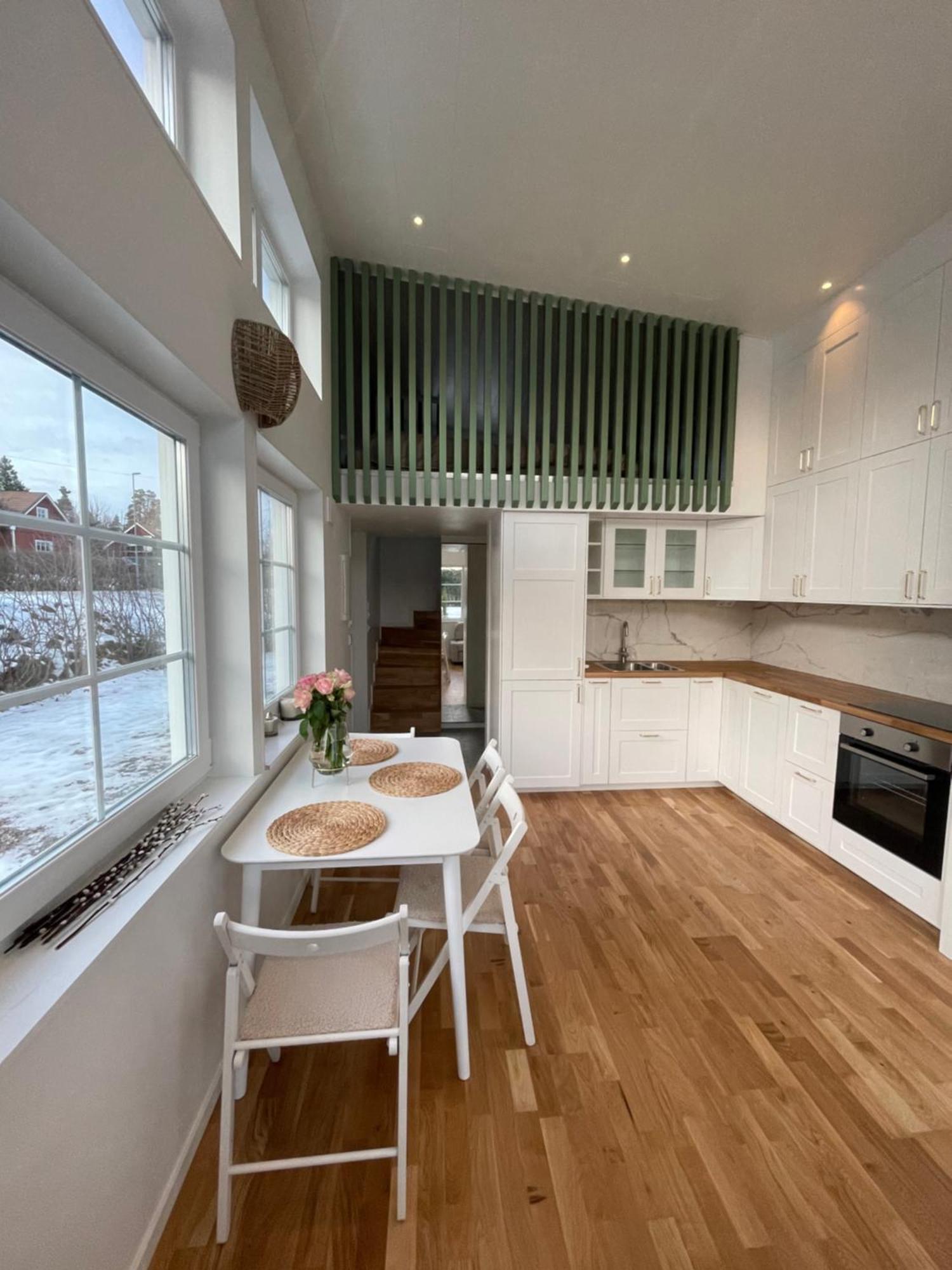 Вилла Ett Nytt Fraesch Hus Utanfoer Stockholm Naera Arlanda Rosersberg Экстерьер фото